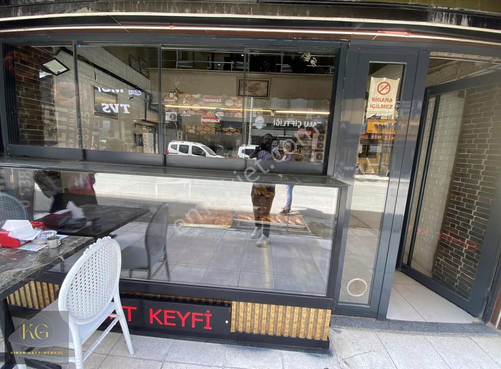 Manisa Yunusemre Muradiyede Ana Cadde Üstü 120 Metre