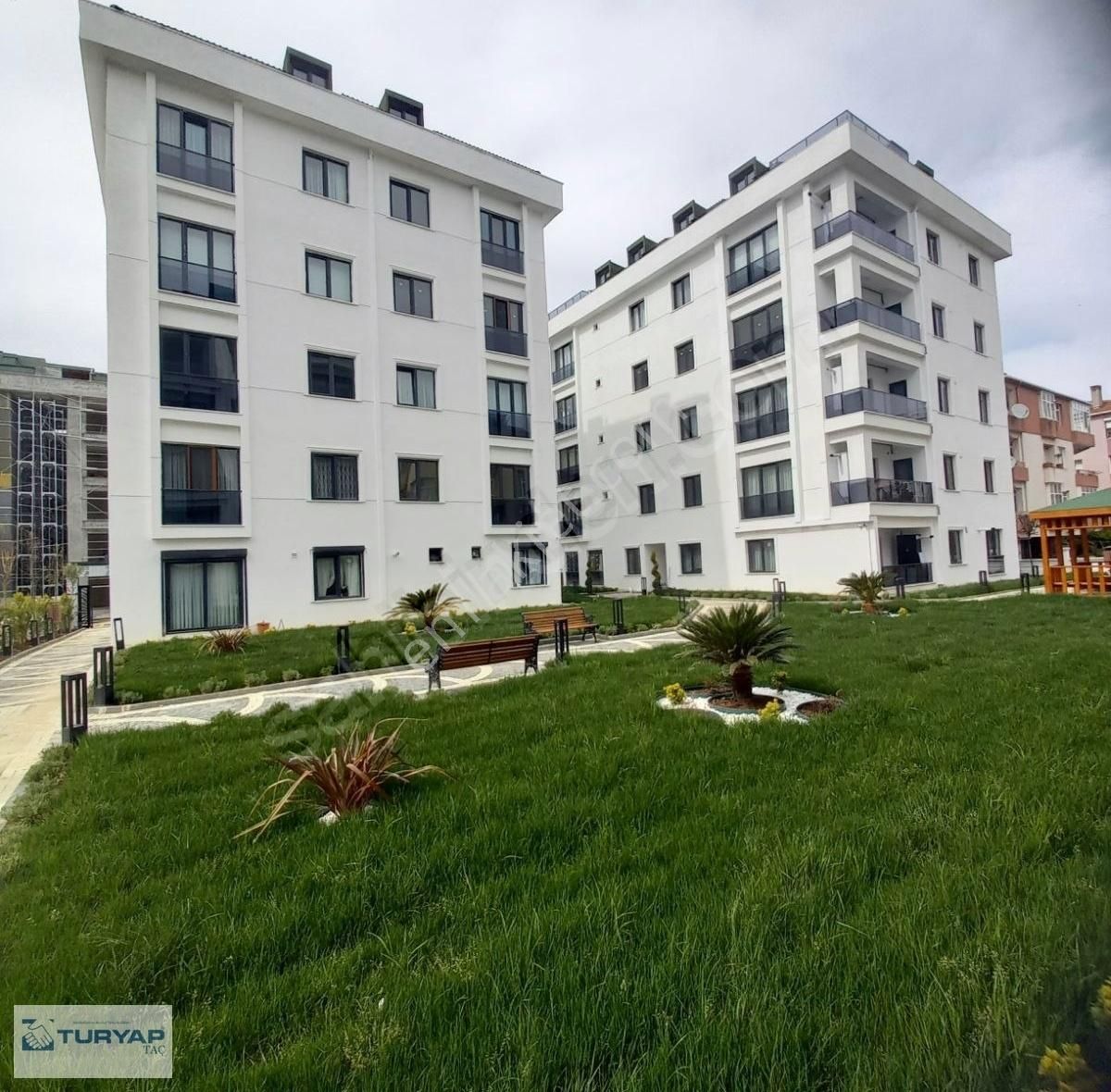 Turyap'tan Kordonboyu'na Yakın Site İçinde Arakat Sıfır Daire