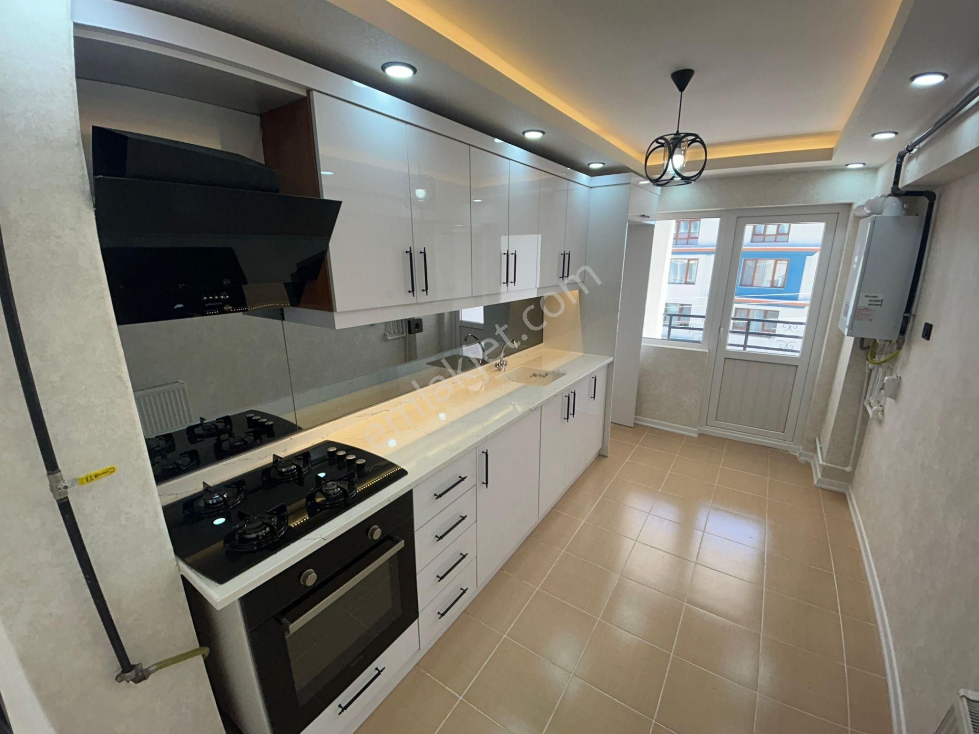 Esertepe'de Katta Bağımsız Güney Cephe Full Yapılı 3+1 Daire !!!