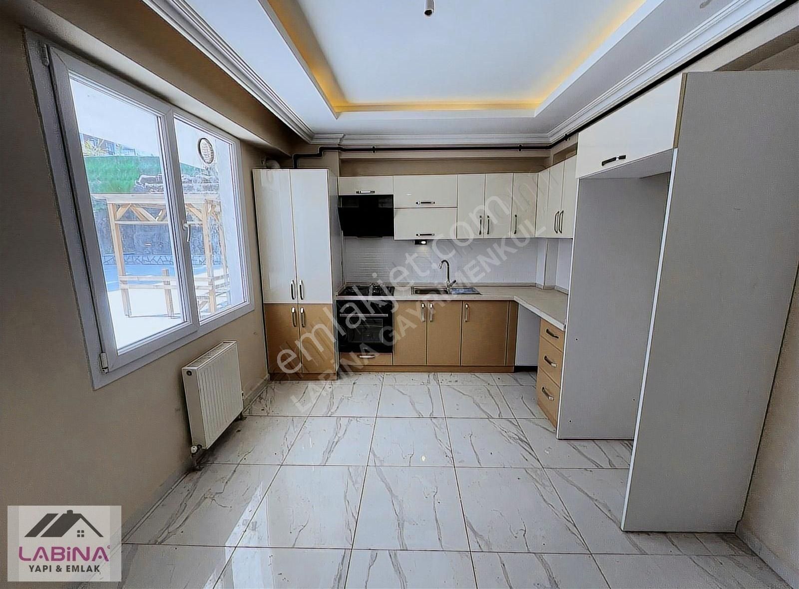 Labina'dan Tevfikbey Mah. Satılık 2+1 110 M2 Bahçeli Giriş Kat