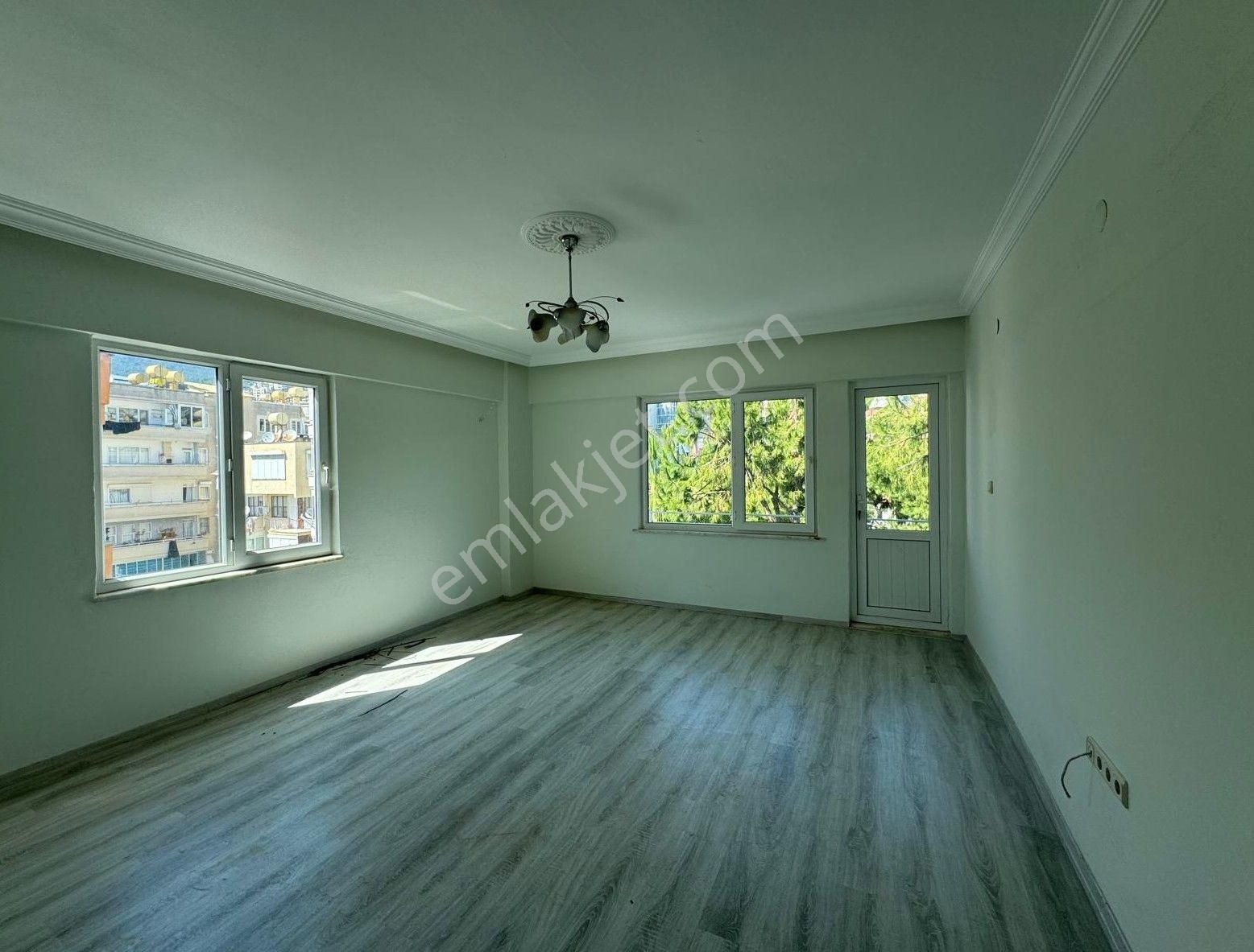 Alanya Saray Mah.denize 400 Mt.satılık 2+1 Daire