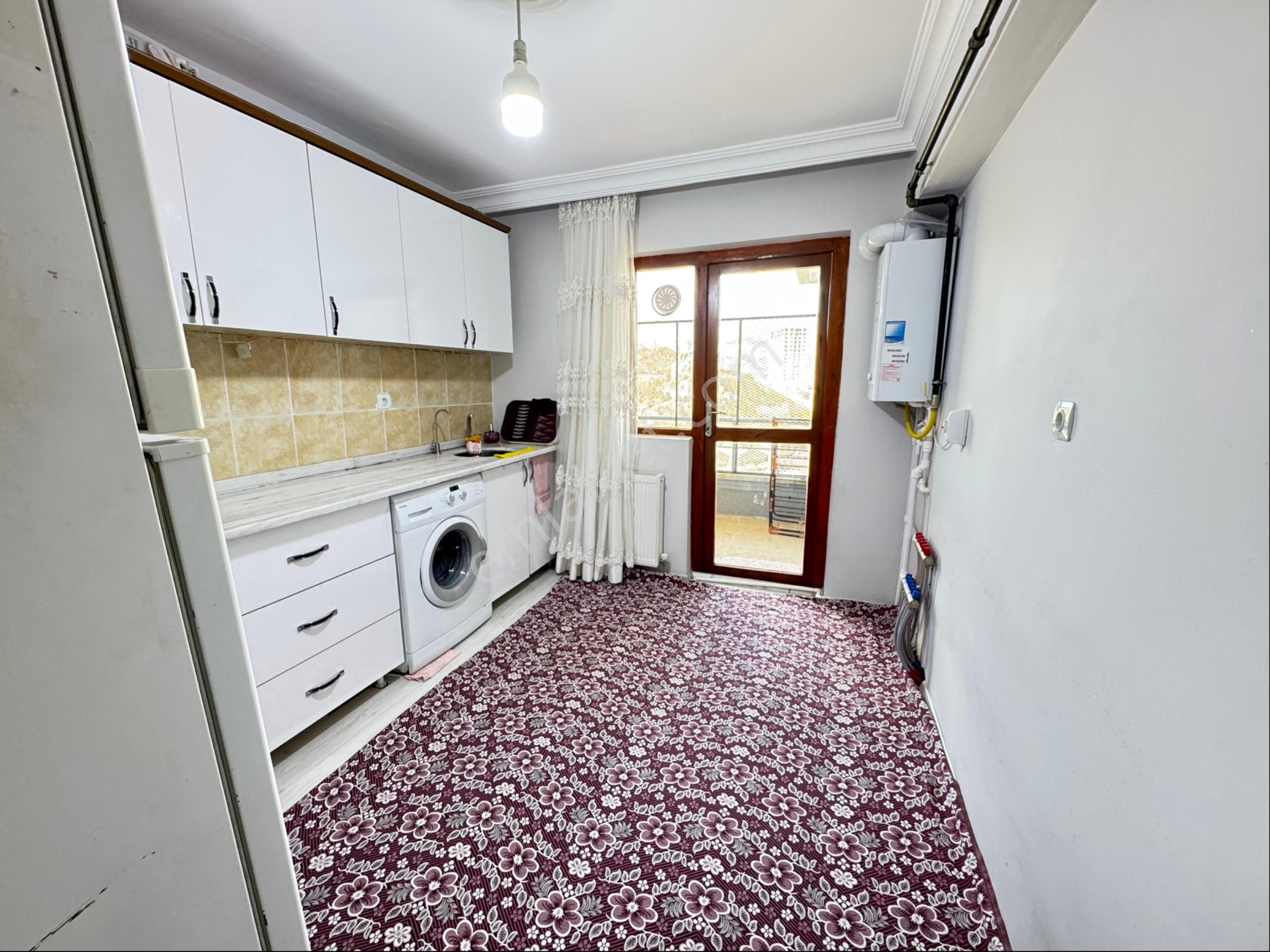 Şahin Gayrimenkulden Ulubeyde Site İçerisinde Asansörlü 12.kat 3+1 Masrafsız Fırsat Daire!