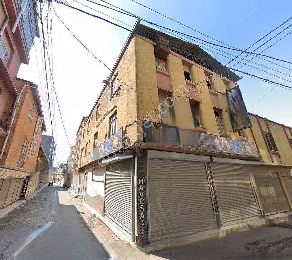 Karabağlar Mobilya Sanayii Köşe 165 M2 3 Katlı Komple Bina
