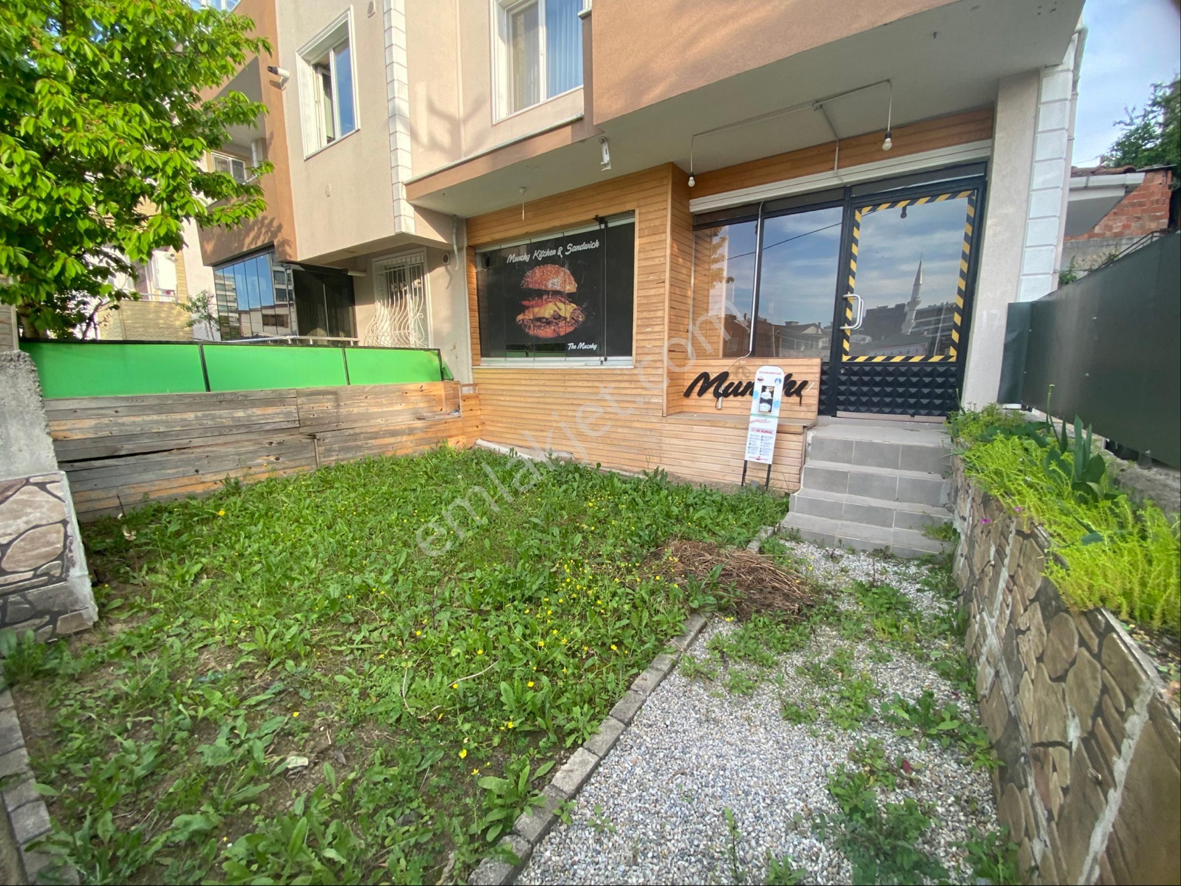Düz Giriş, Bahçeli, Merkezi Yerde Kiralık Dükkan