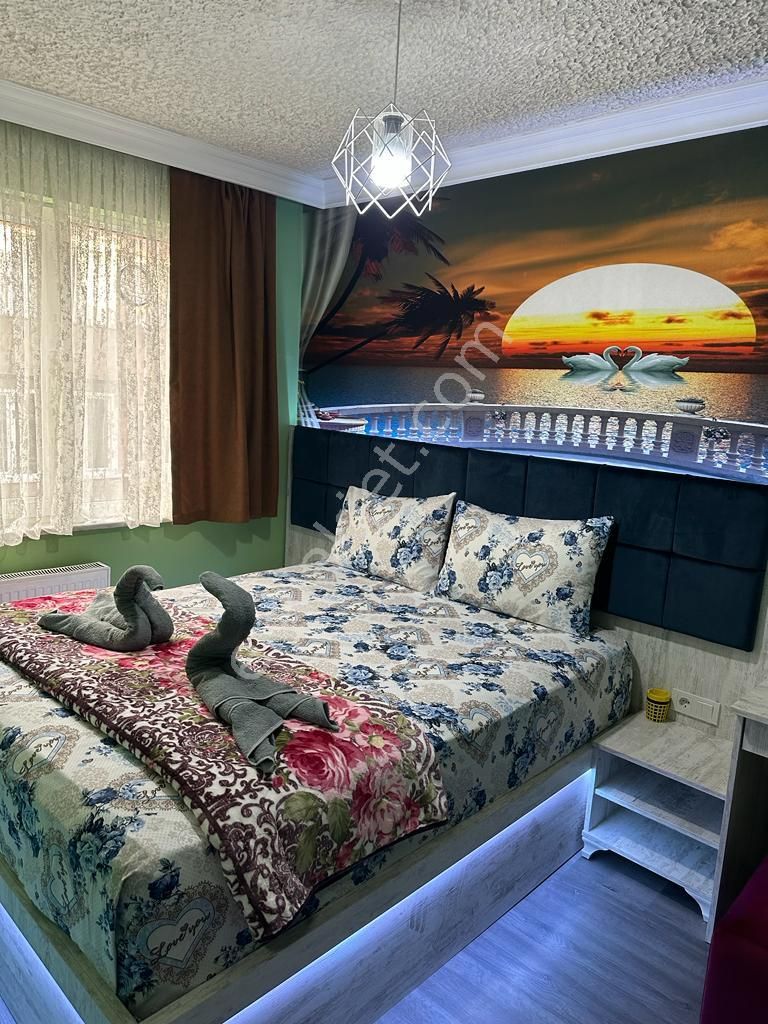 Heykel Ulucami Karşısında Kiralık Konforlu Daireler