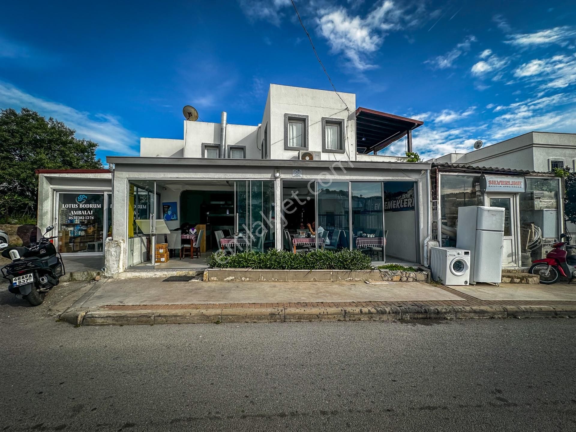Bodrum Merkezde İşlek Caddeüstü Devren Restaurant