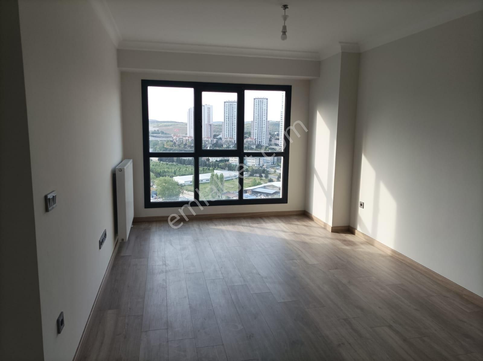 Epa Emre Koç'tan Yeni Eyüp Evlerin'de 1+1 Kiralık Daire