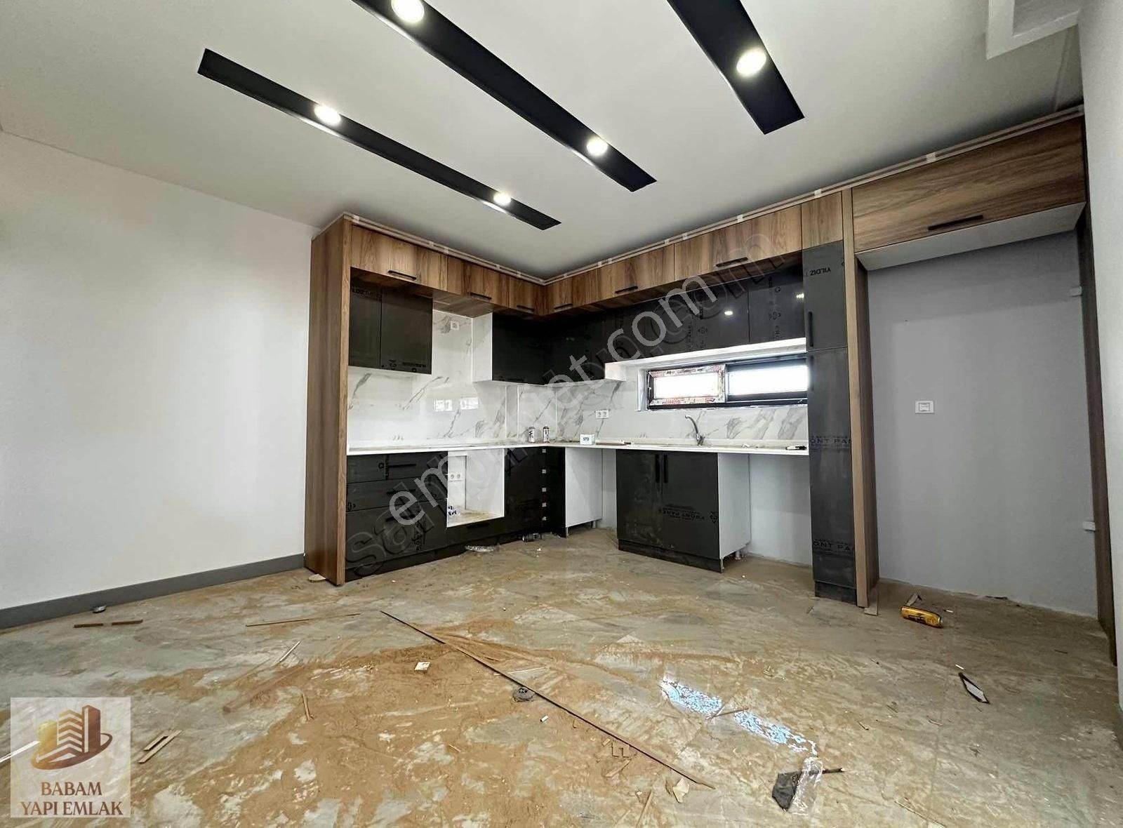 Göçerler'de Sıfır Havuzlu Ebeveyn Banyolu 3+1 Site İçi Daire