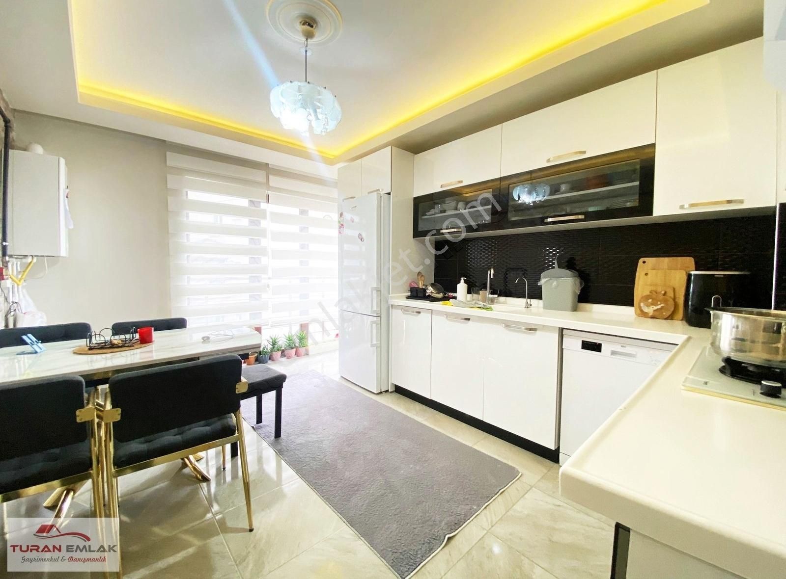Turan'dan Sancaktepe Göbekte Full Yapılı Arakat Lüx 3+1 Daire