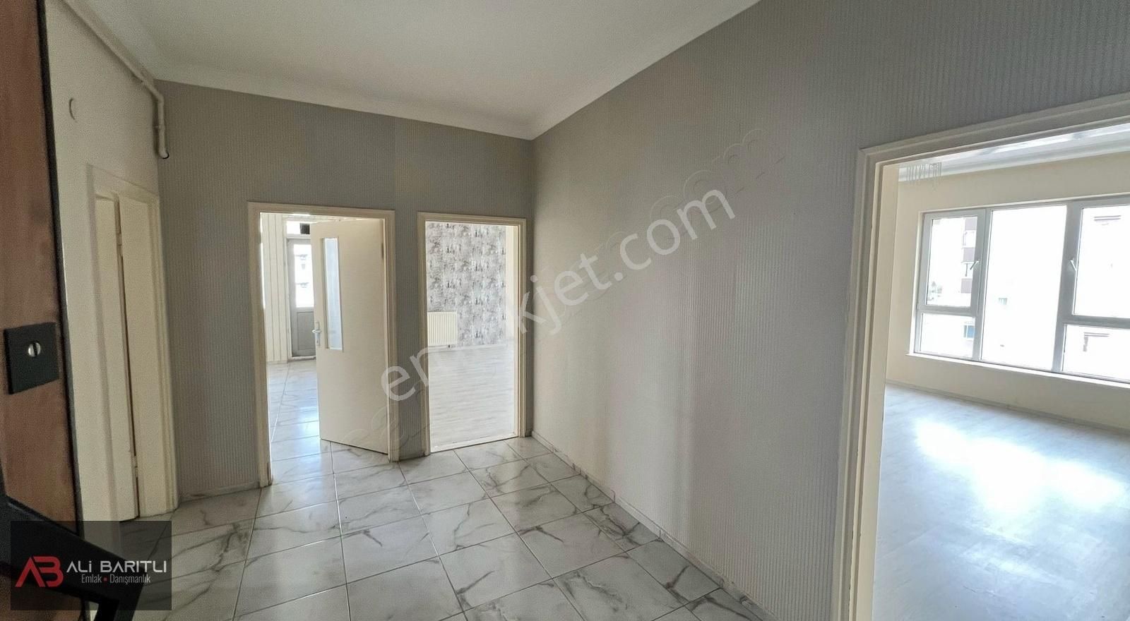 Erciyesevler Mahallesi Geniş Ferah 3+1 Satılık Daire
