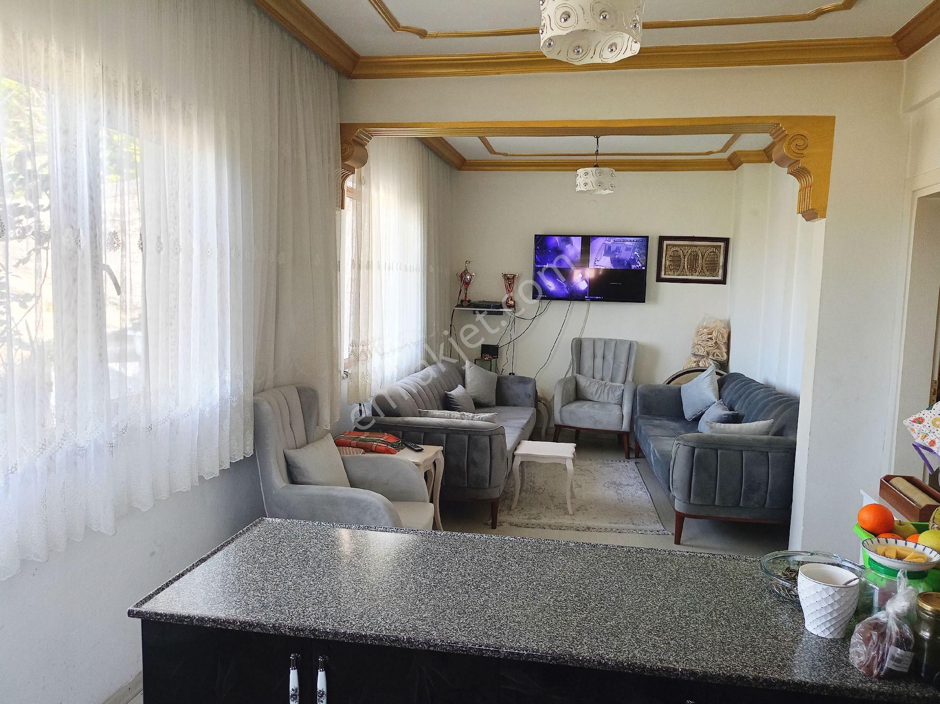 Akçaabat Sarıtaş' Ta Satılık Müstakil Bina + 261 M2 Arsa - Görsel 6