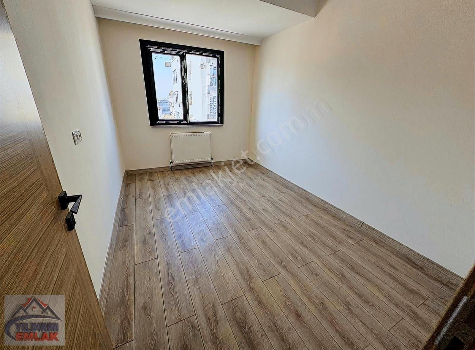 3+1 125 M2 Arakat Tek Daire Üzeri İskanlı Merkezi Konum