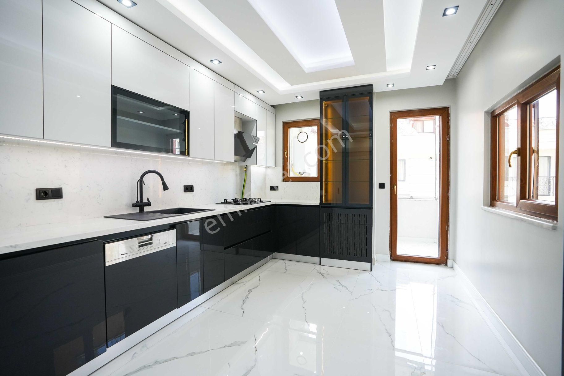 Sancaktepe Yeşilkoru Sitesi 3+1 Satılık Daire