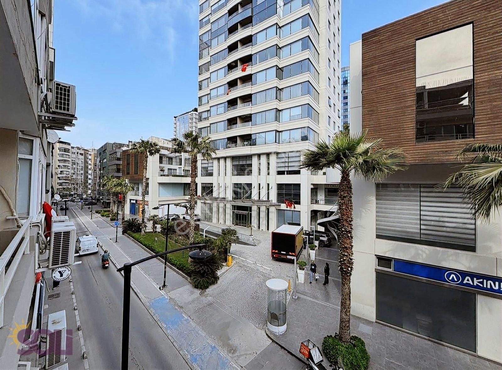 Soli- Alsancak 2. Kordonda Eşyalı Kiralık 3+1