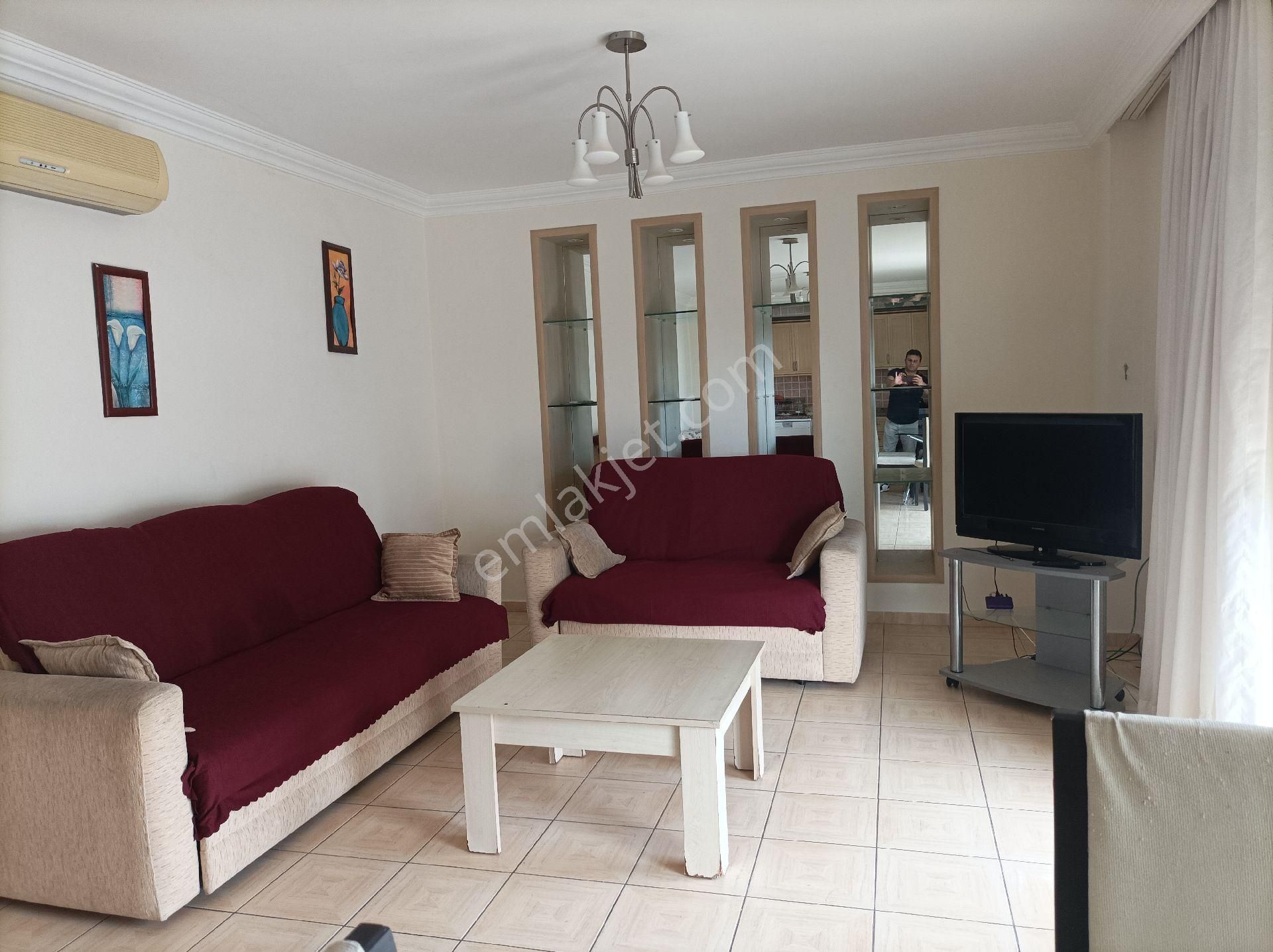Side Merkezde Site İçinde Eşyalı Kiralık Daire