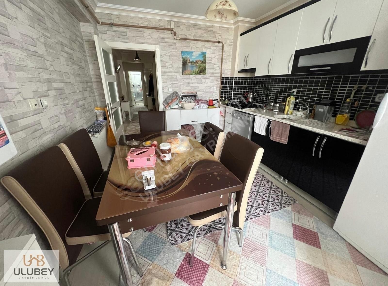Atapark'ta Caddeye Yakın 3+1 Masrafsız Daire Ulubey'de