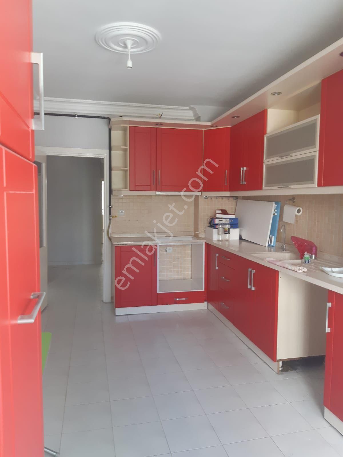 İller Bankasi Kavsagi Hasarsiz Binada 4+1 Terasli Satilik Daire - Görsel 2