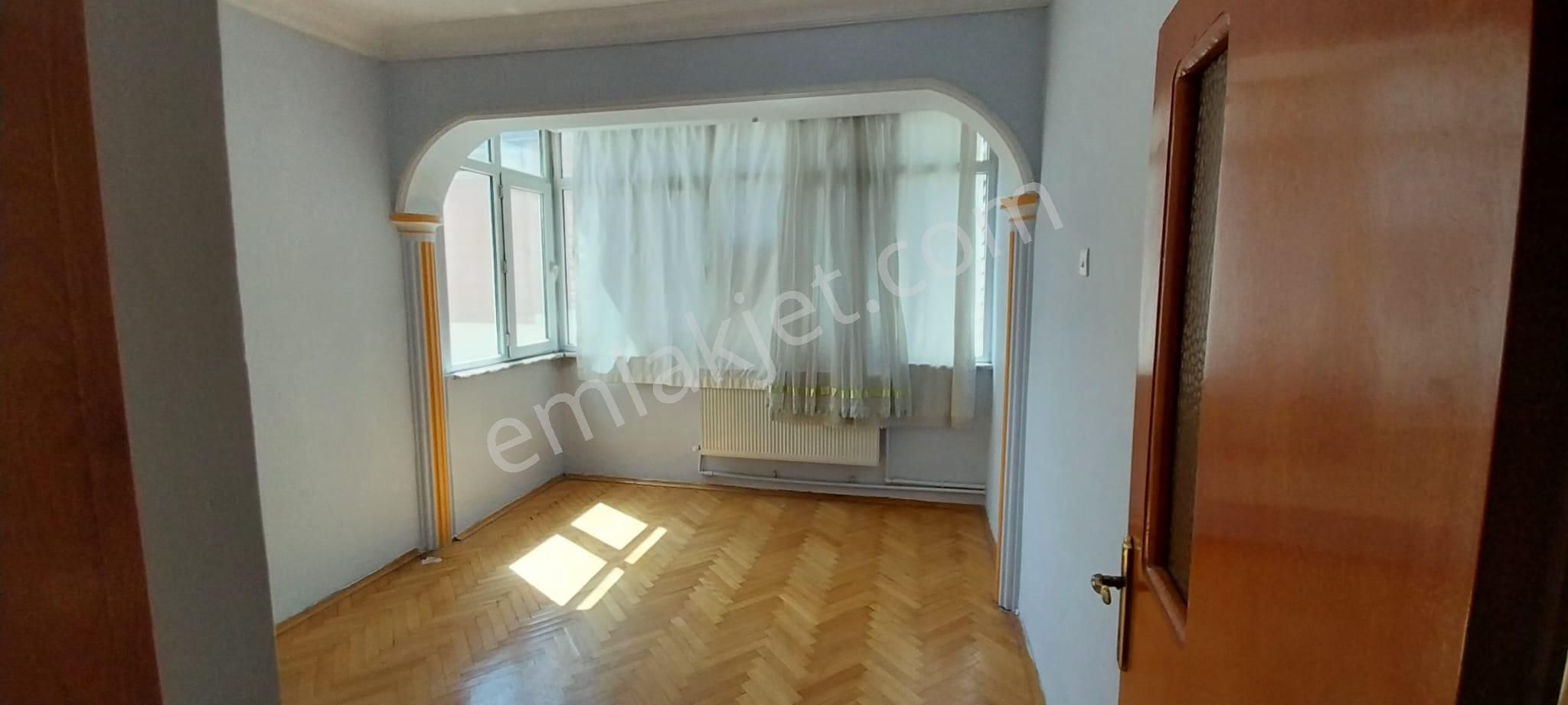 Karabük İli Merkez İlçesi Şirinevler Mahallesi Şehit Ercan Hırçın Ortaokulu Yanı Kiralık 2+1 Daire