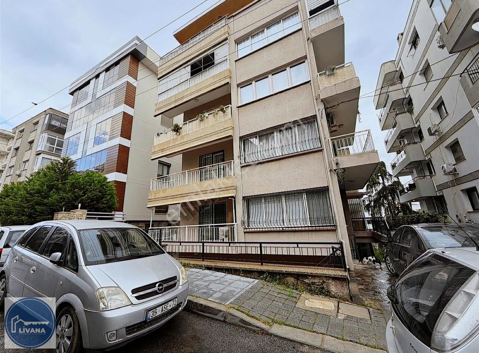 Konak 155 Sokakta Ferah Huzur Dolu Geniş 3+1 Satılık Daire