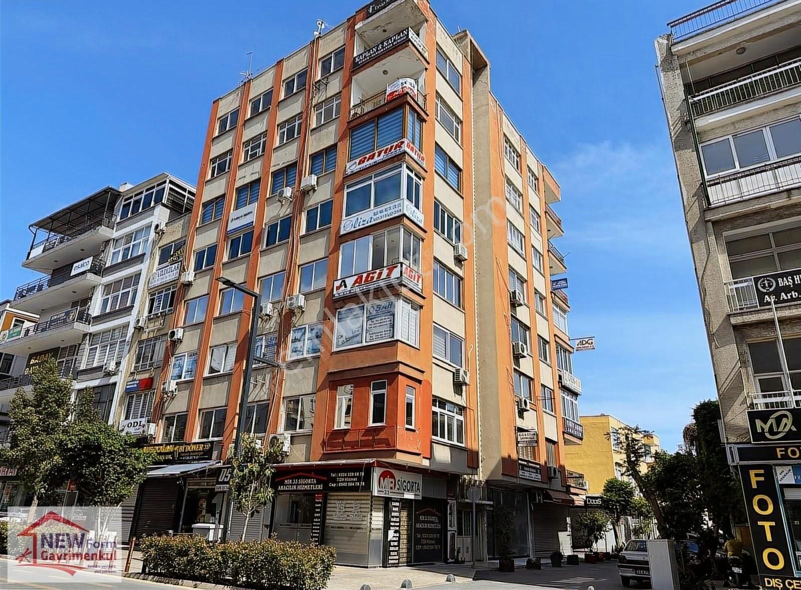 New Form'dan İstiklal Caddesi'nde 3+1 Satılık Ofis&daire