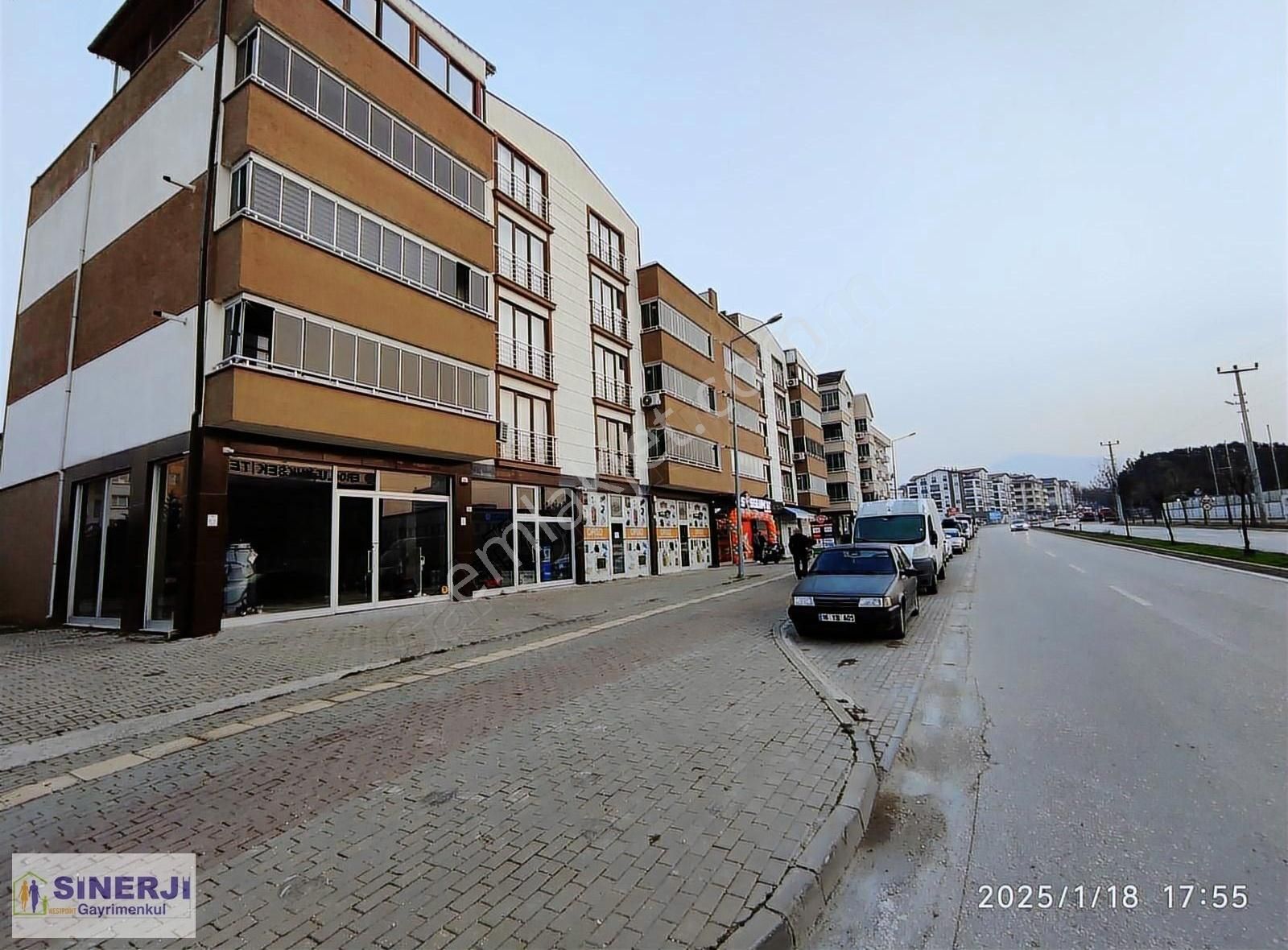 Nilüfer Demirci De Site İçi Satılık 3+1 150 M2 Geniş Ferah Daire