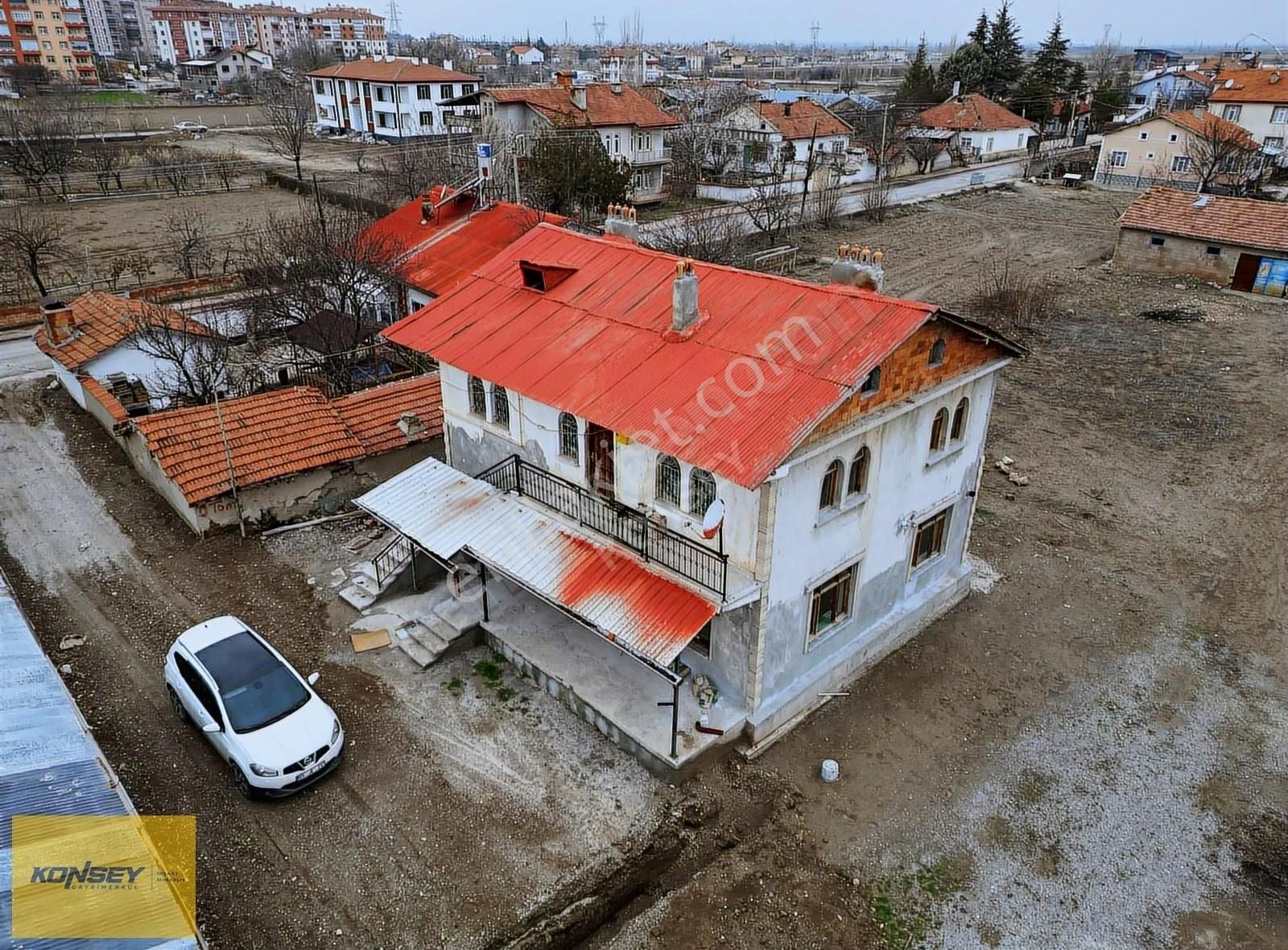 Çumra Bağlar Mahallesnde 1678 Metre Arsa 2 Kat İmarlı 2 Katlı Ev
