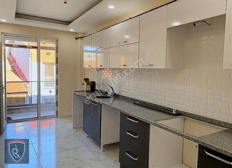 Sakarya Caddesi Yakını Mükemmel 2+1 Daire