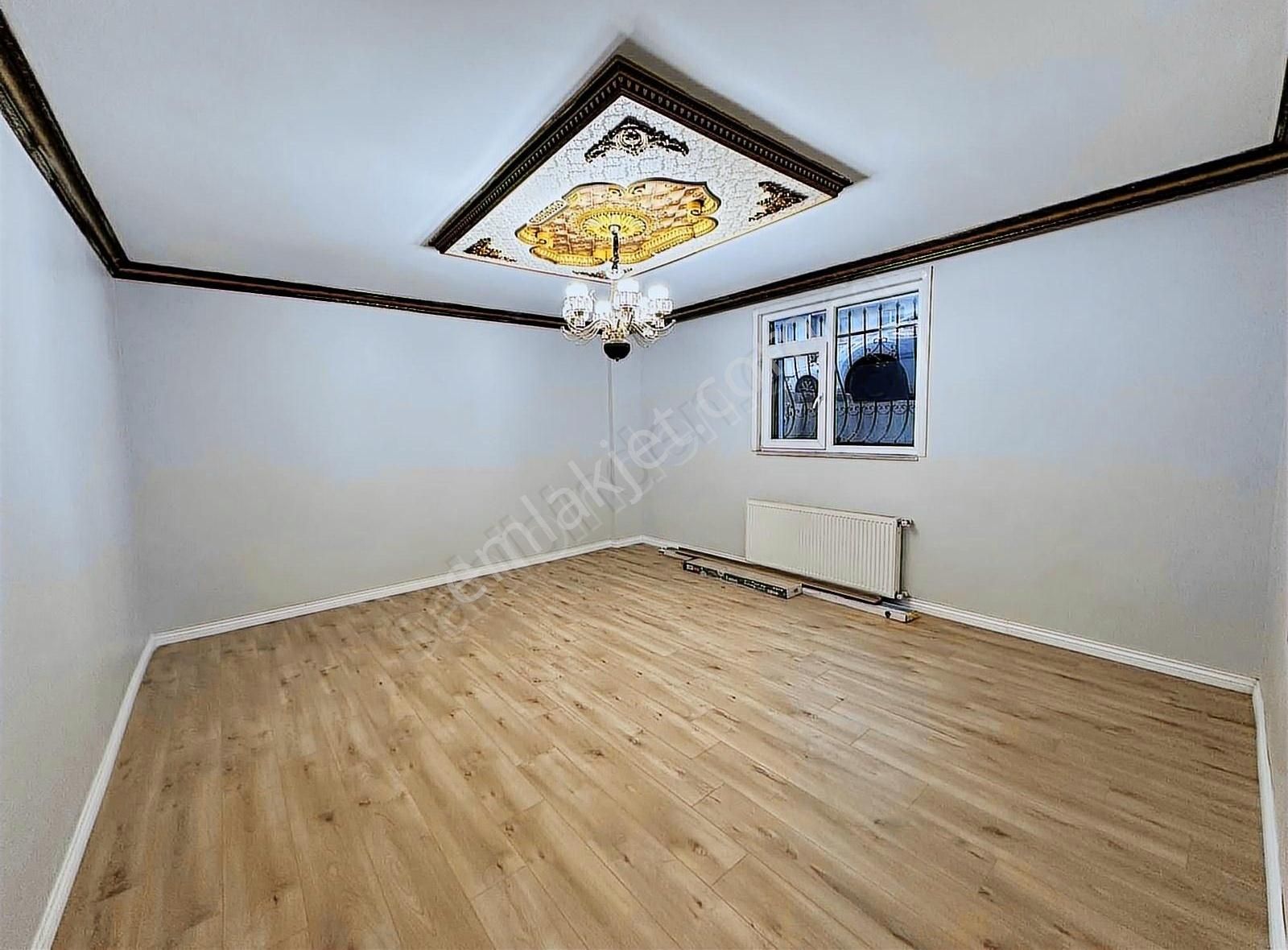 Remaxtan Kaçırılmayacak Fırsat 3+1 Bahçeli Daire Metrobüse Yakın