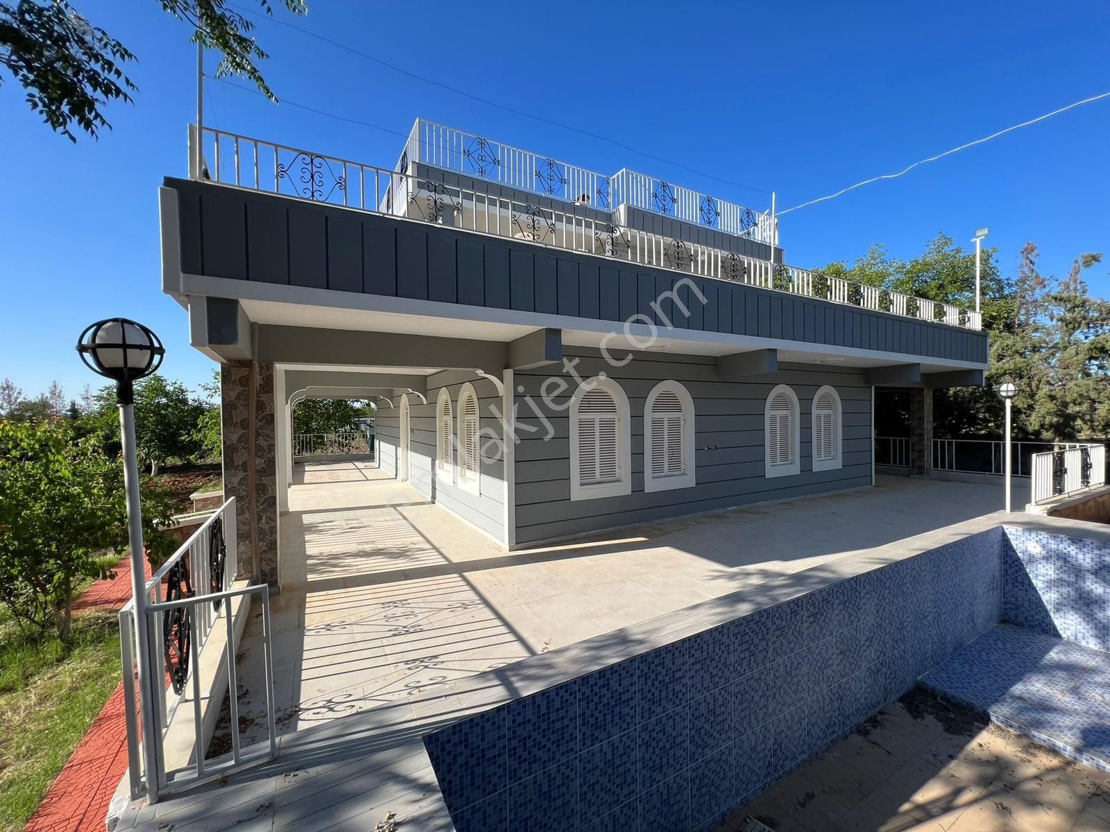 Kılıçoğlu Emlaktan Satılık Villa Bahçesi