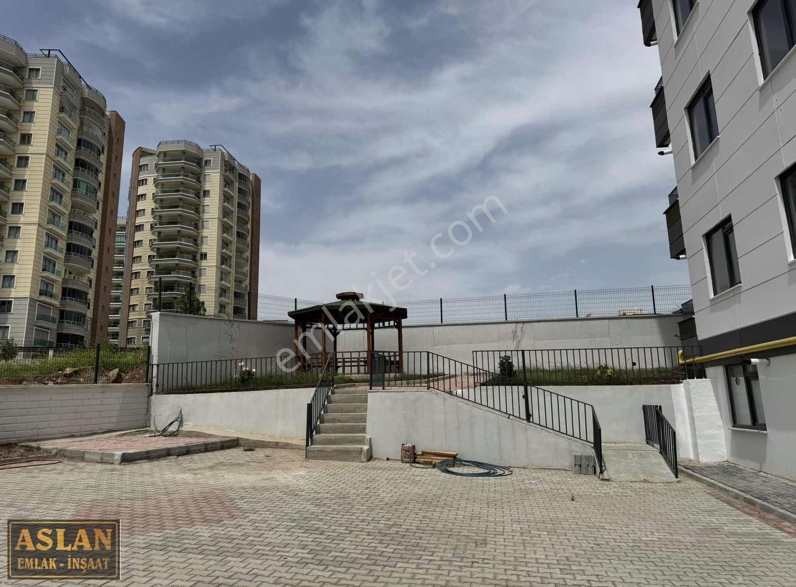 Salih Aslandan Batıkent 3 Oda Full Yapılı Teraslı Keyif Dairesi
