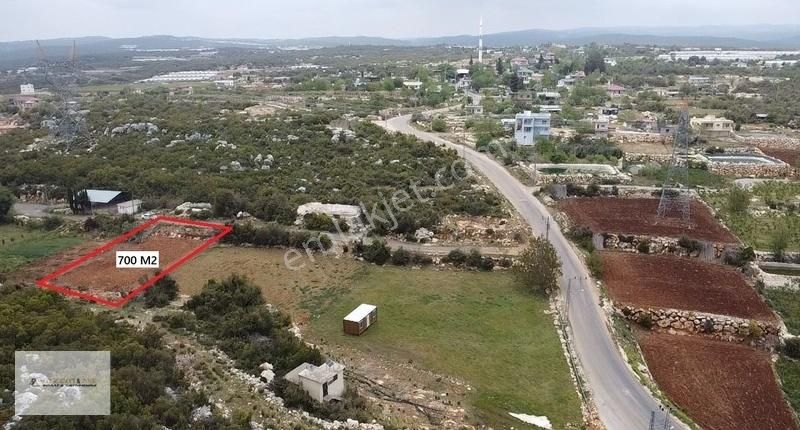 Erdemli Yeniyurt 700 M2 Tek Tapu Ev Yapımına Uygun Satılık