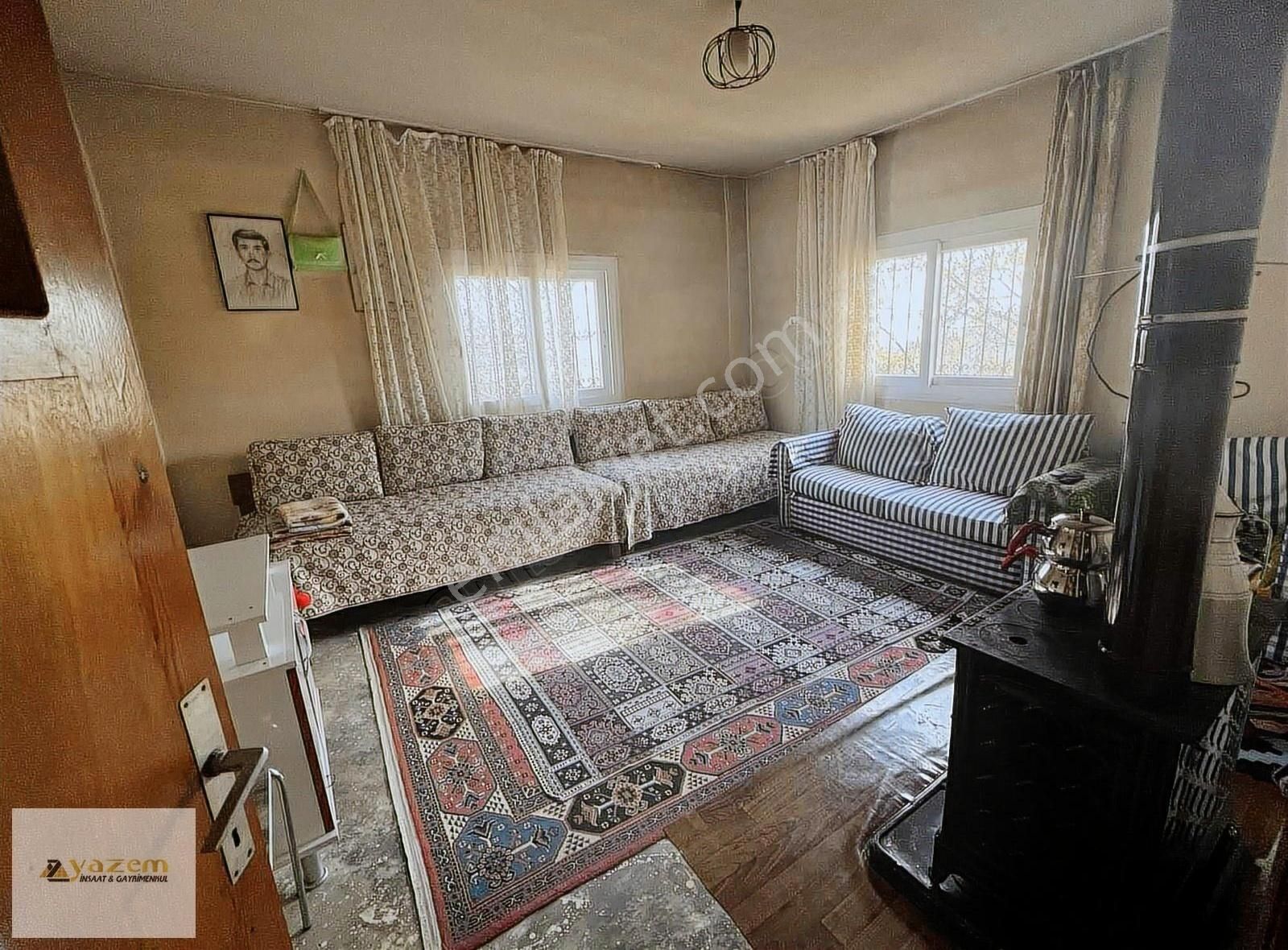 Erdemli Hüsametli 2+1 Müstakil Ev Ve Arsası