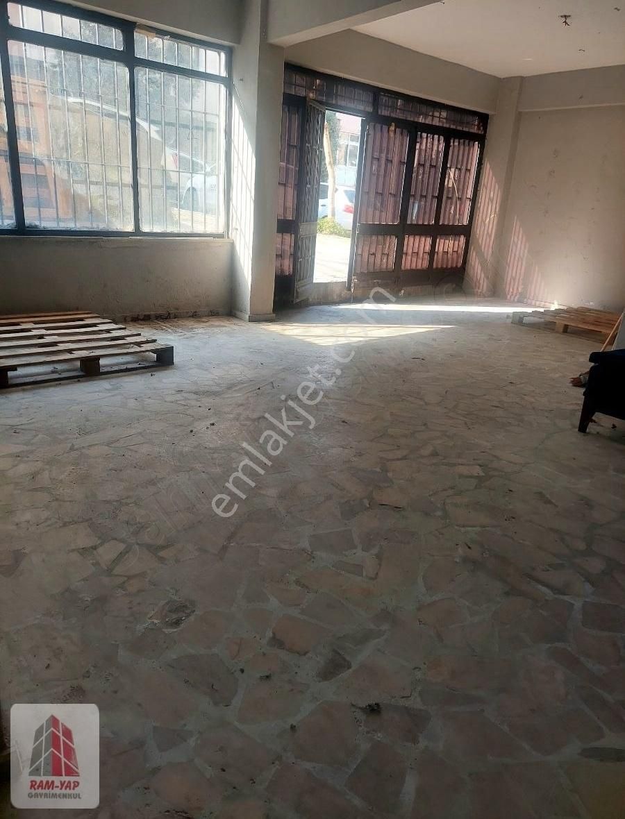Eyüpsultan Rami Cuma Mahallesinde Giriş Kat Kiralık İş Yeri