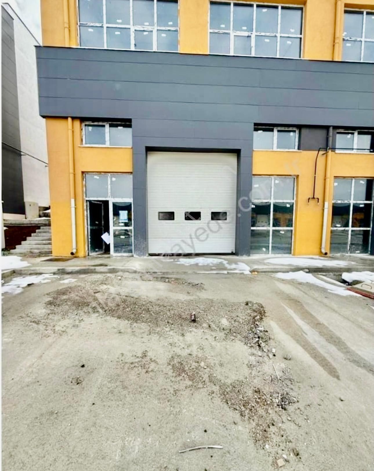 Lider'den Toybelen Yeni San. Sitesinde 200m² Köşe Kiralık Dükkan