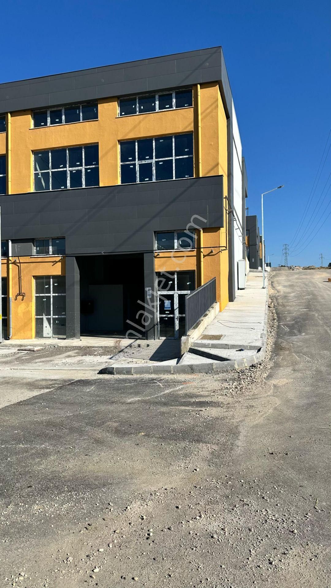 Lider Gayrimenkul'den Toybelen Mh. 200m² Kiralık Köşe Dükkan