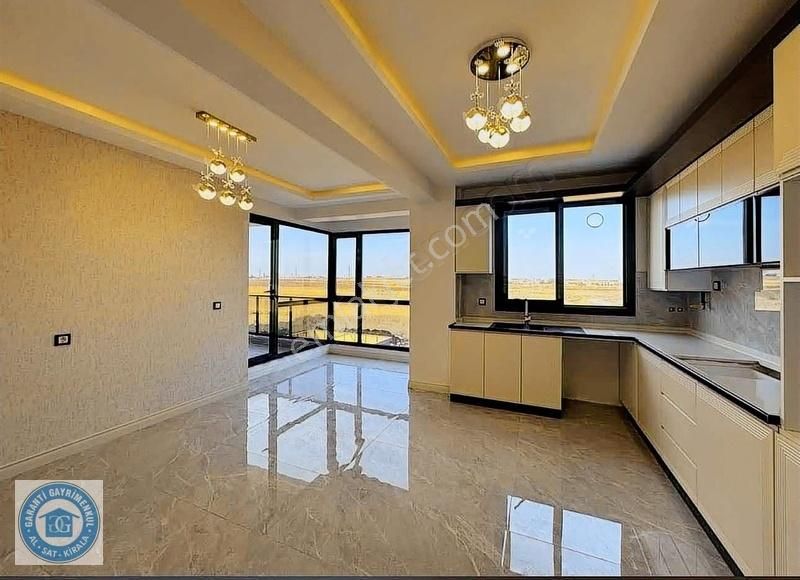 Üçkuyularda Satılık 3,5+1 Sıfır Daire