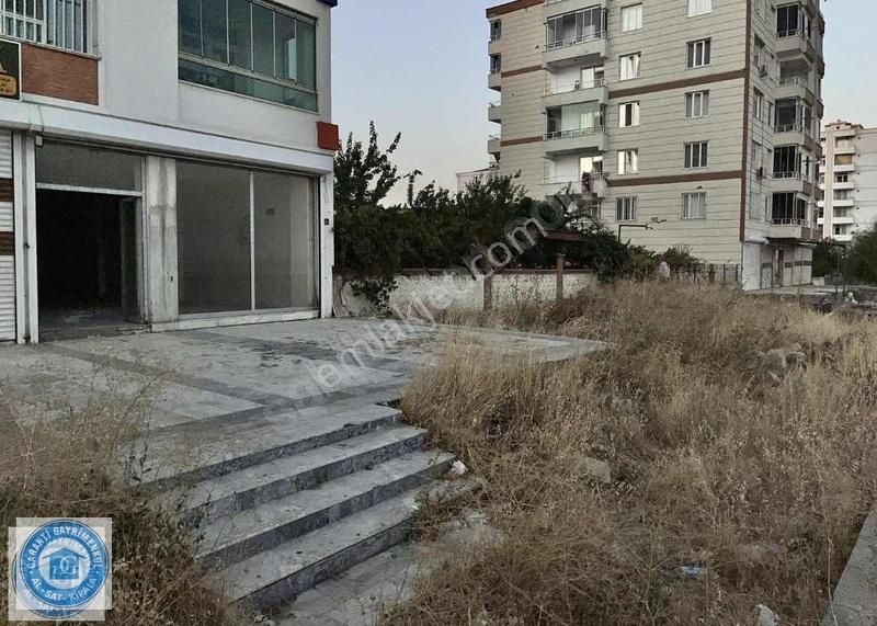 Eski Siverek Yolunda Kiralik Koşe Dükkan