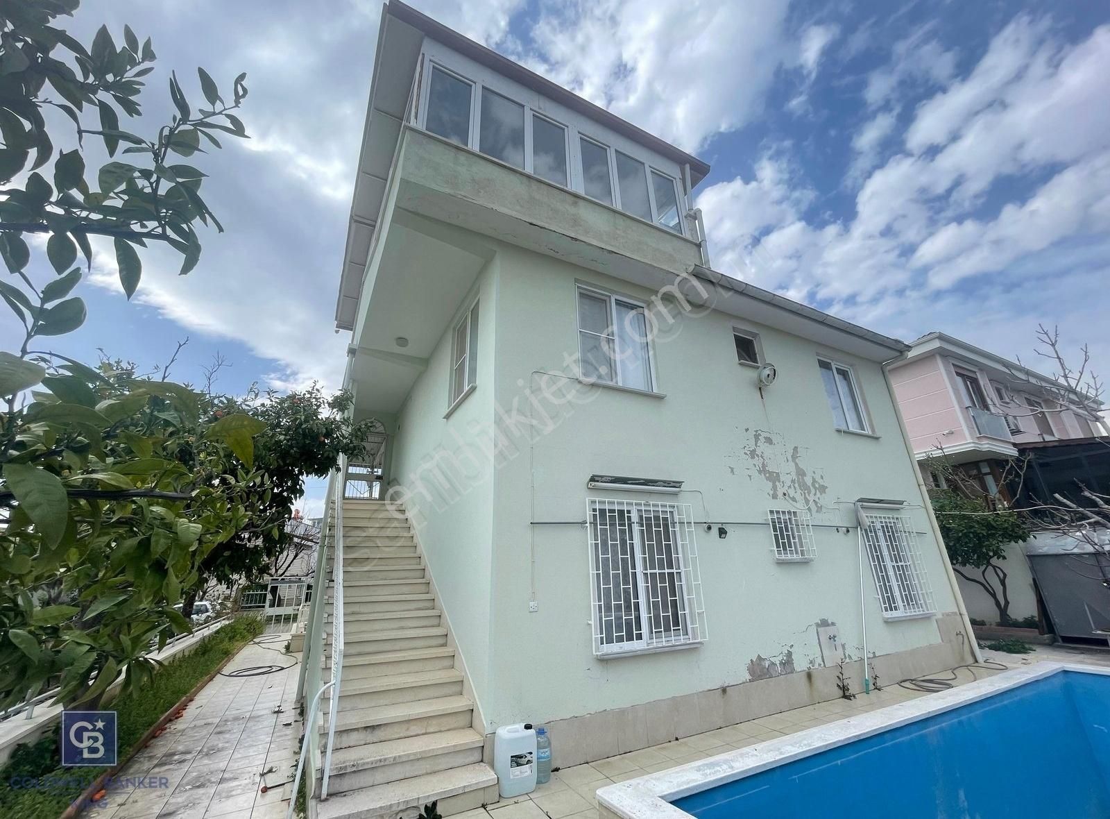 Cb King'den Altınoluk Avcılar'da Müstakil Havuzlu Satılık Villa