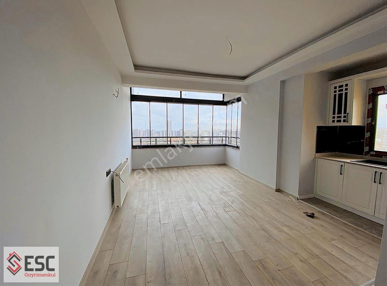 Escden Akdeniz Mh'de Havuzlu Deniz Manzaralı Lüks Daire Esc1833