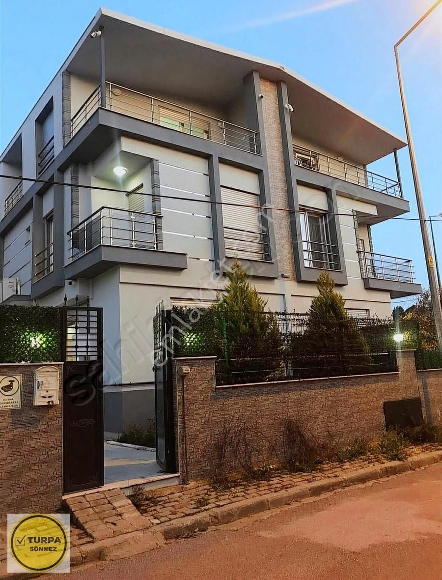 Turpa Sönmezden Beyazevlerde Kiralık 4+1 Villa