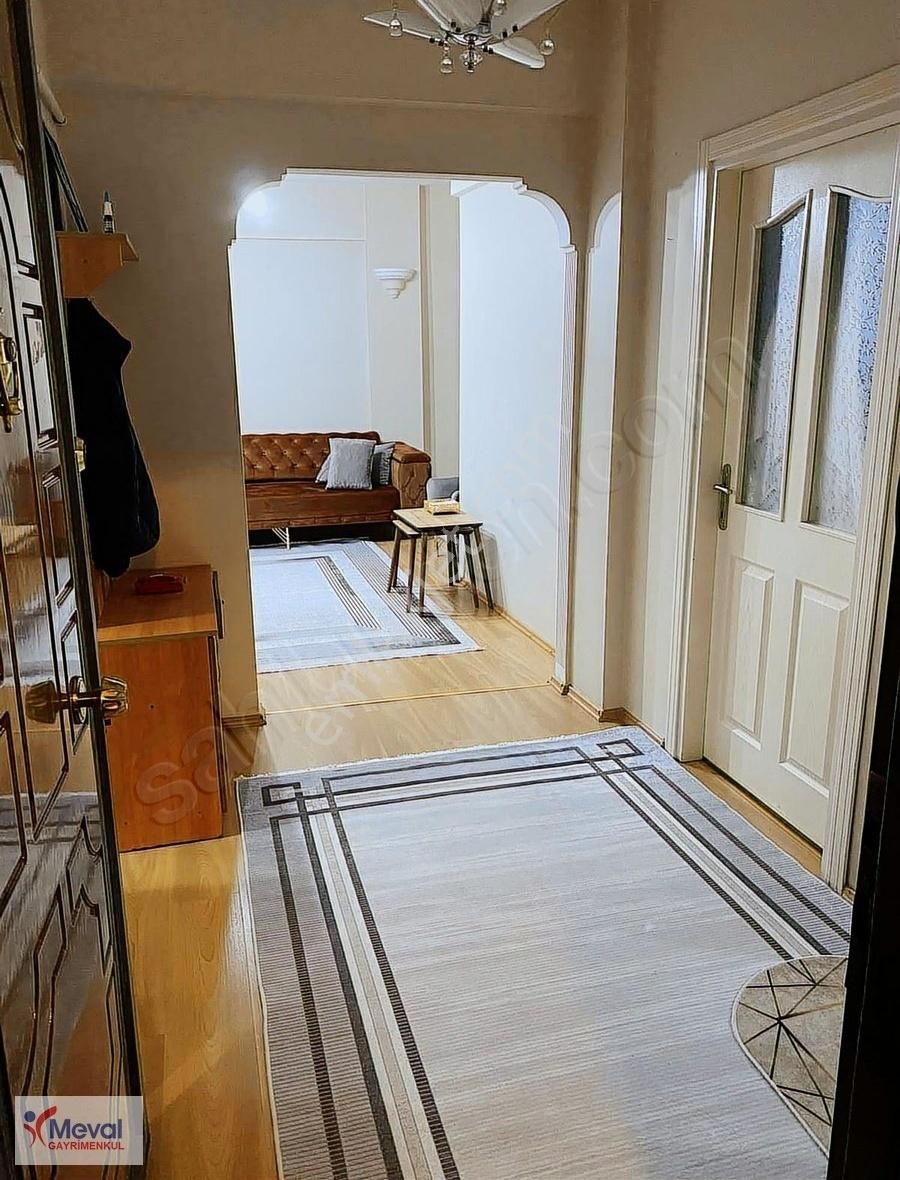 İstanbul Güngören Mareşal Çakmak Mahallesi'nde Satılık 2+1 Daire