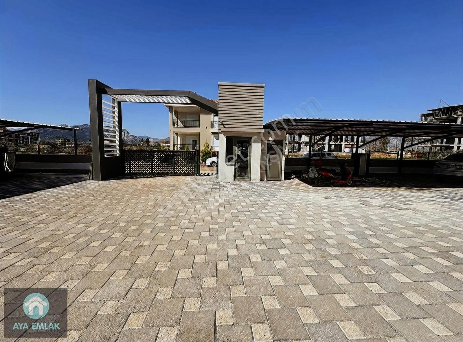 Bahçeyada Sitede Satılık 3+1 Havuzlu Daire