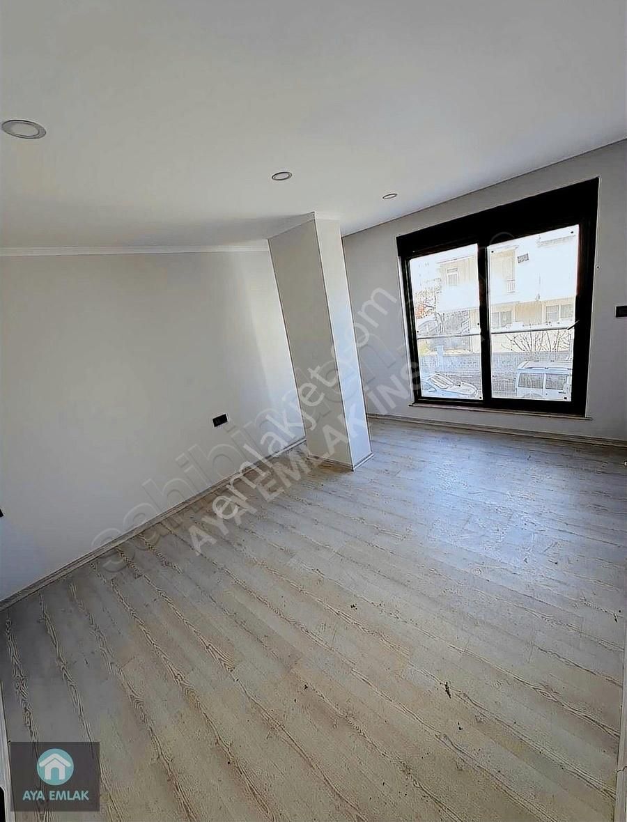 Yeniköyde Caddeye Yakın Satılık 2+1 Daire