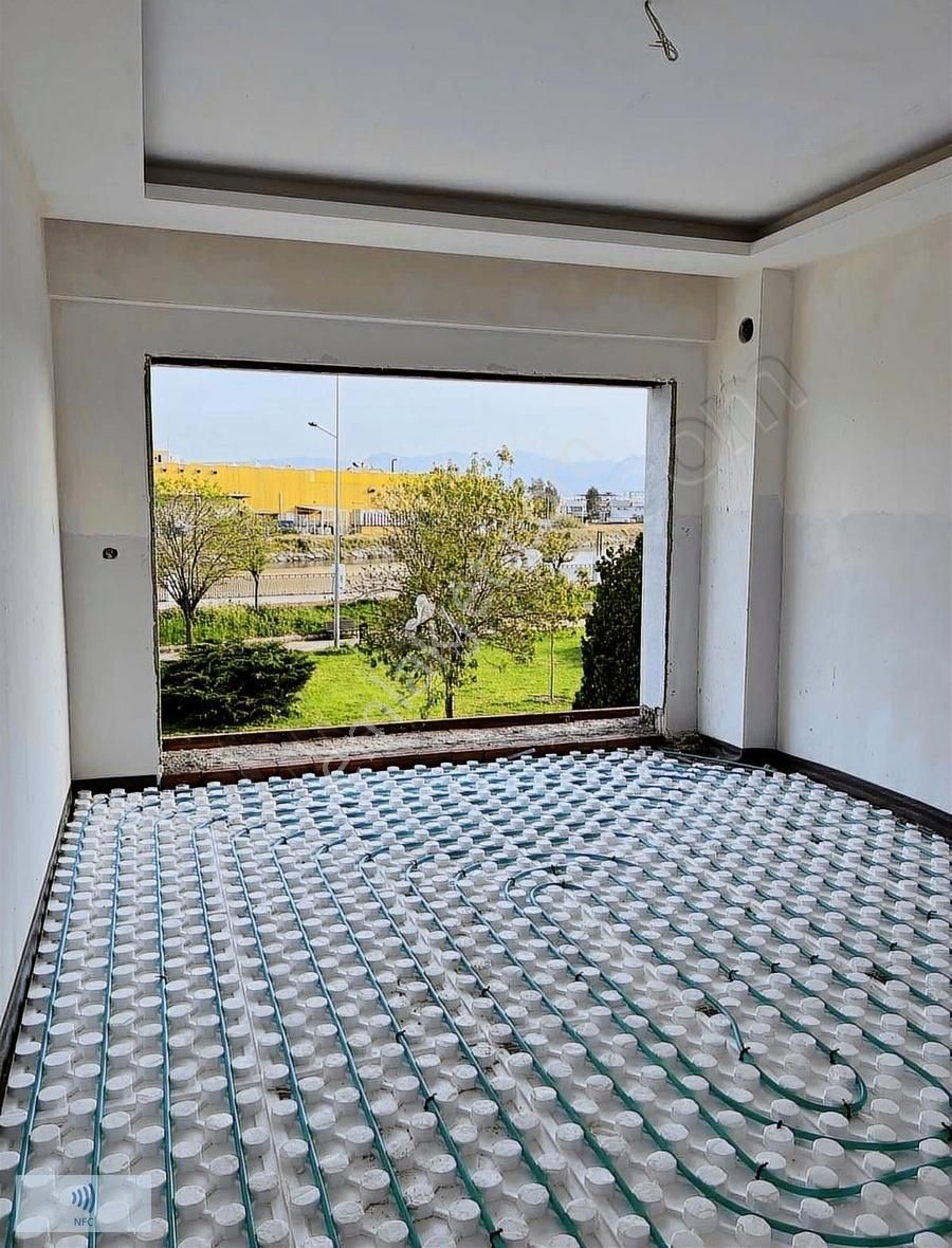 Çiğli Ataşehir'de Lüx 1+1 Daire