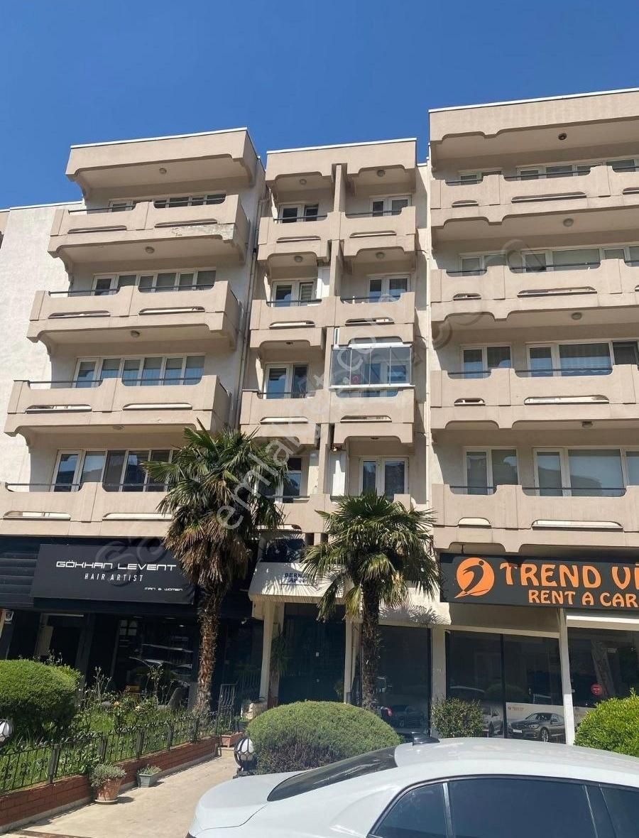 Kükürtlü Mah.cadde Üzerinde Satılık 3+1 Daire.
