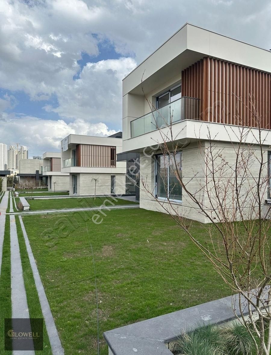İncek' De En Gözde Sitesinde 5+2 Luxury Triplex Villa Fırsatı