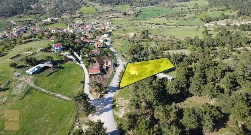 Bekirler Köyünde 1870 M2 Arsa İçinde Satılık Köy Evi