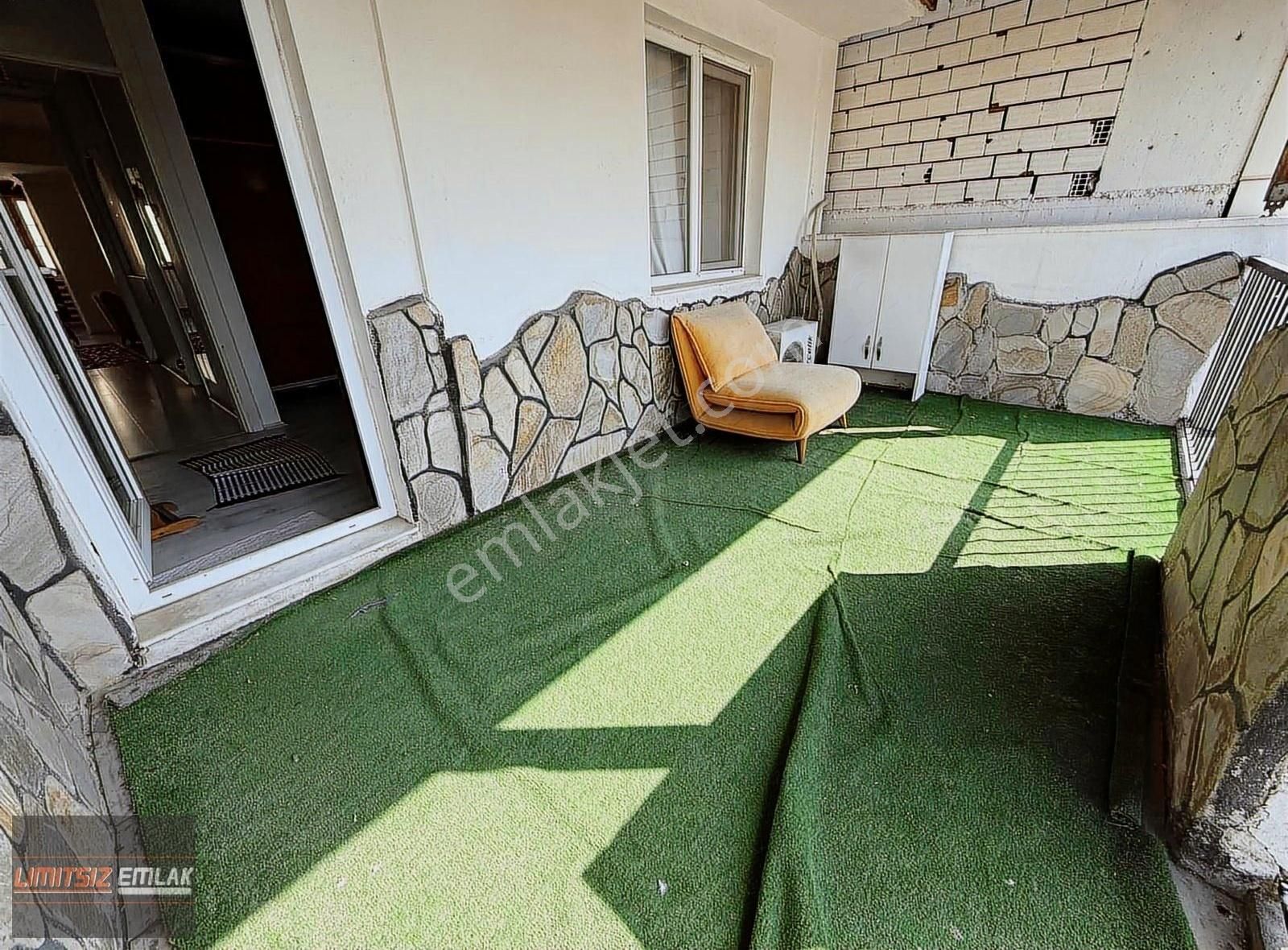 Karşıyaka Çarşıda / 3+1 / Çift Cephe / Eşyalı Kiralık Daire /
