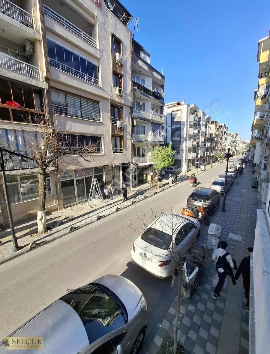 Selçuk'tan Mimar Sinan Mah 3+1 Ara Kat Masrafsız Satılık Daire