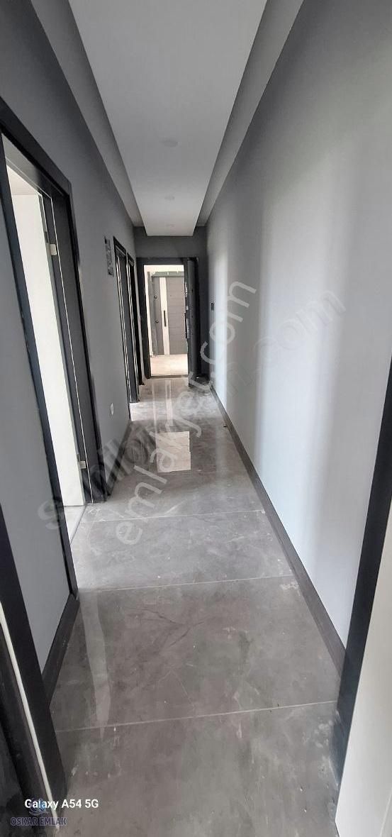 Ilıca Mahallesi'nde 2+1 Yüksek Giriş Havuzlu Satılık Daire